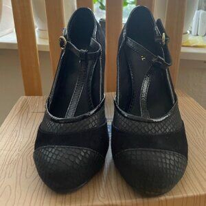 NIB! Gorgeous Fossil heels, Jacklyn T-strap pumps, Size 6